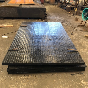 堆焊耐磨板设备_碳化铬堆焊耐磨板_碳化铬堆焊耐磨板